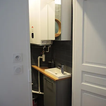 Private With Bathroom In Sunny Flat *
