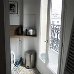 Quarto em Acomodações Particulares Private With Bathroom In Sunny Flat *