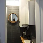 Private With Bathroom In Sunny Flat * Paris