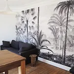 Quarto em Acomodações Particulares Private With Bathroom In Sunny Flat *