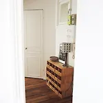 Private With Bathroom In Sunny Flat