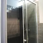 Quarto em Acomodações Particulares Private With Bathroom In Sunny Flat *