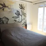 Quarto em Acomodações Particulares Private With Bathroom In Sunny Flat Paris