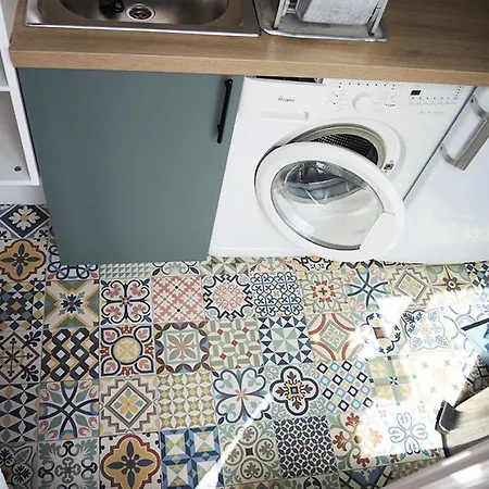 Private With Bathroom In Sunny Flat Homestay *