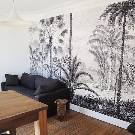 Homestay Private With Bathroom In Sunny Flat *