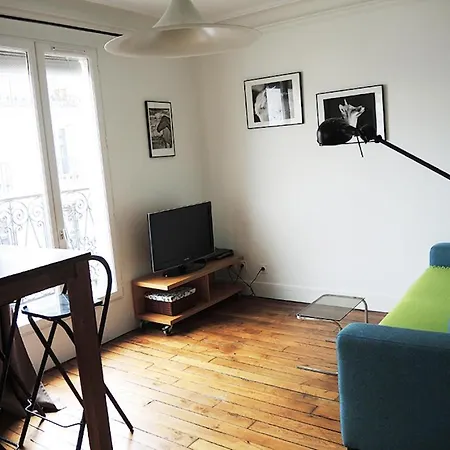 Homestay Private With Bathroom In Sunny Flat